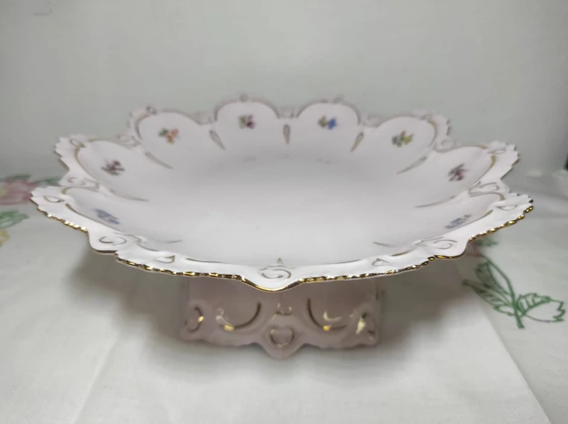 Mísa na podstavci – růžový porcelán, velmi dobrý stav