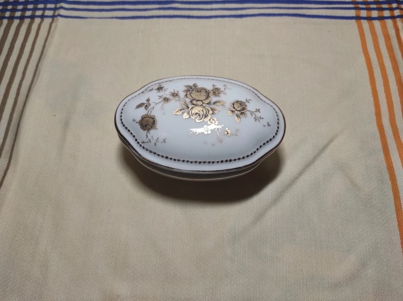 Porcelánová šperkovnice