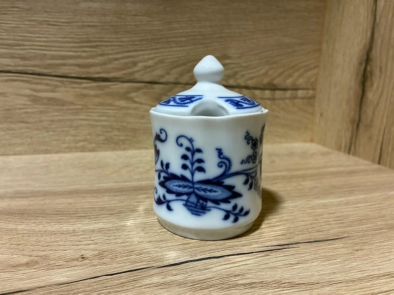 Porcelánová cukřenka – cibulák