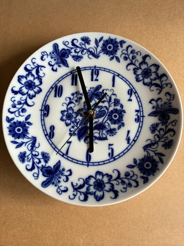 Porcelánové hodiny
