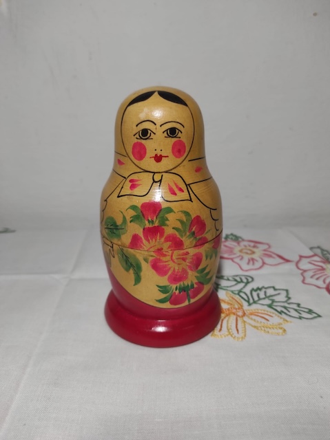 Matrjoška - dřevěná Babuška