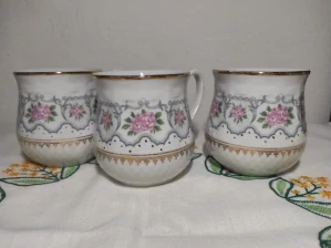 Porcelánový hrnek - buclák - Slavkov 