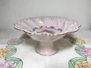Miska na nožce růžový porcelán