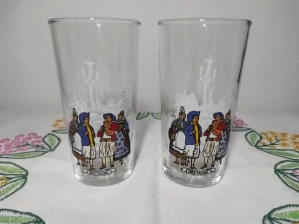 Retro sklenice z francouzské hořčice