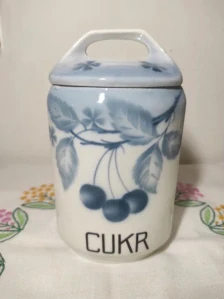 Stará porcelánová dóza modré třešně 