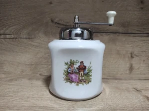 Porcelánový mlýnek 