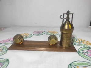 Hornický kahán na podstavci 