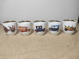 Retro porcelánové pohárky motiv veteráni m
