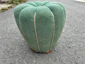 Retro taburet Jindřich Halabala – Tulipán, UP závody