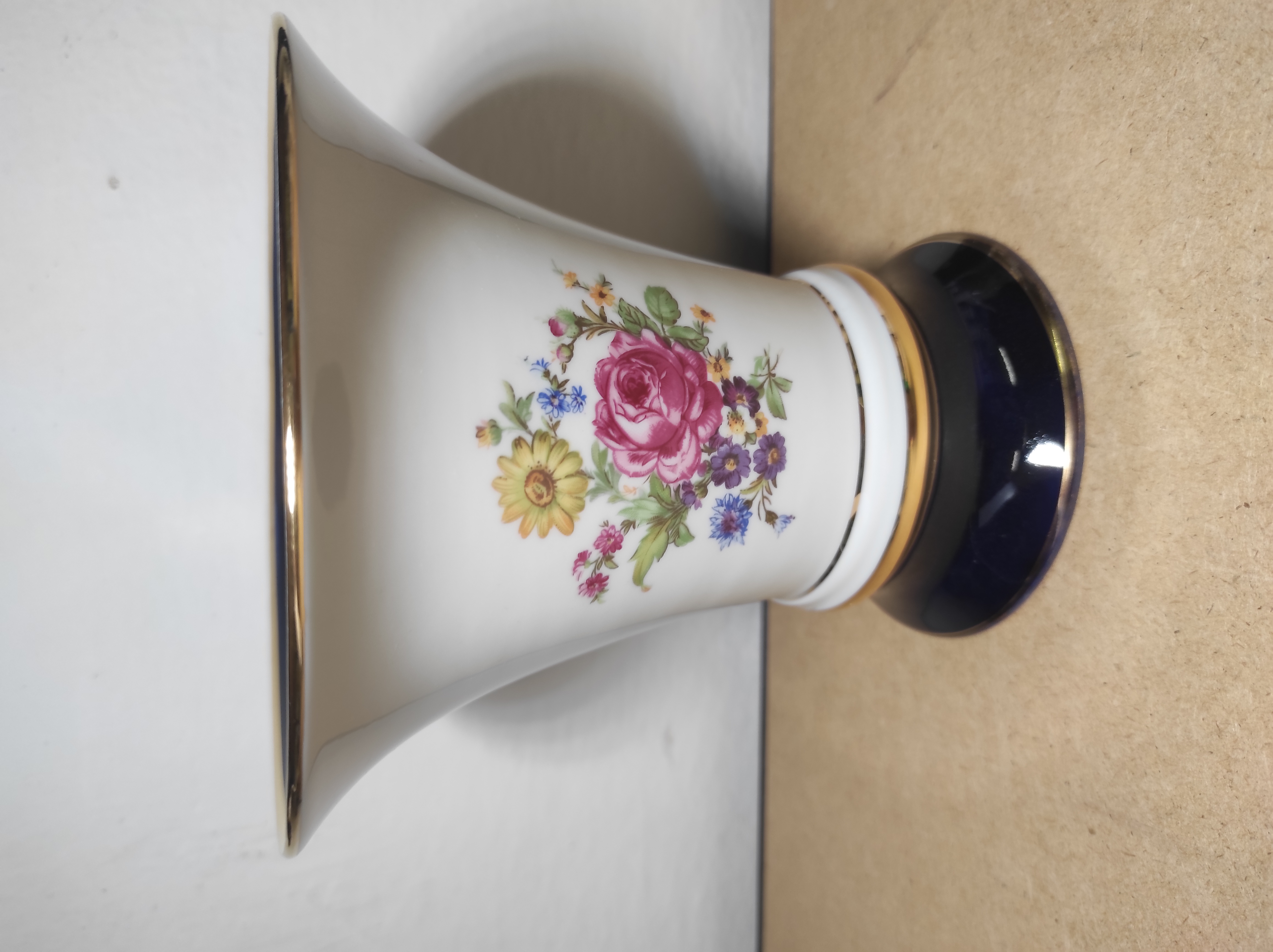 Porcelánová váza Royal Dux