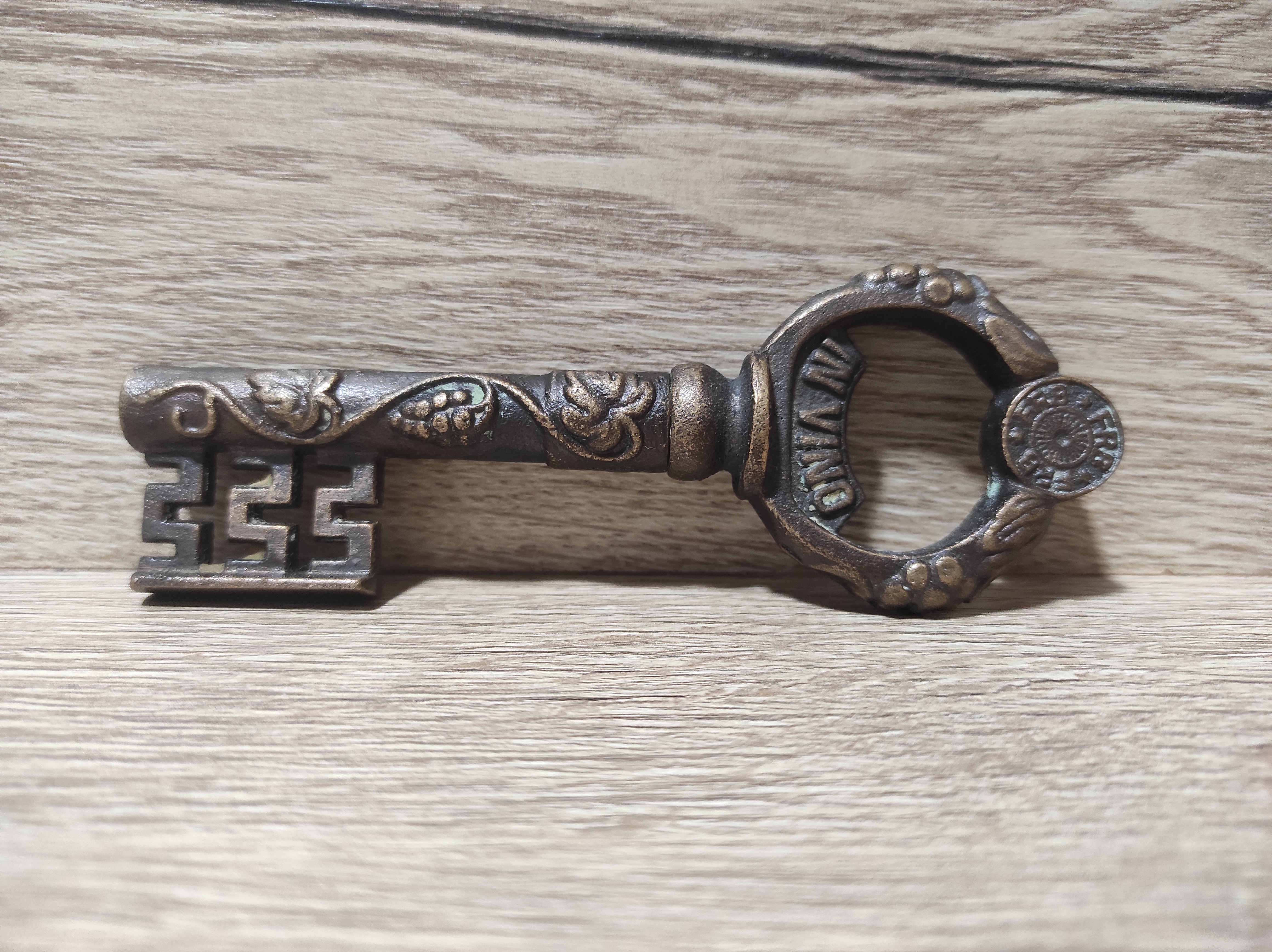 Stará mosazná vývrtka - otvítak na víno