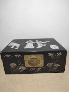 Čínská zdobená šperkovnice 