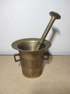 Starý mosazný hmoždíř č. 3