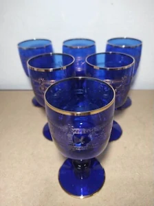 Modré skleničky na víno 