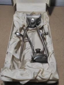 Staré ruční holicí strojky 