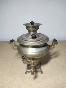 Starý malý ruský samovar 