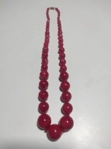 Retro dámský červený náhrdelník 