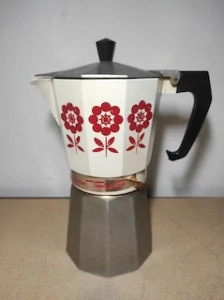 Stará retro moka konvička 