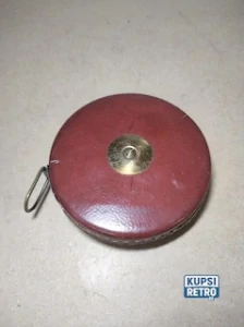 Staré kovové pásmo, metr v koženém pouzdře 30M