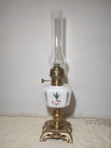 Stará petrolejová stolní lampa 