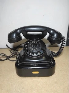 Bakelitový telefon - Tesla 