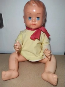 Retro mrkací panenka 