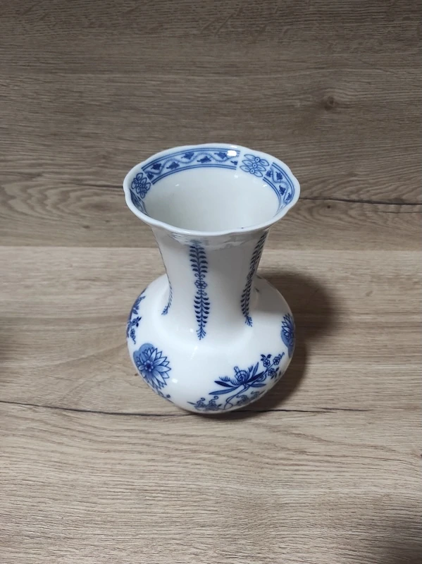 Váza, cibulák Dubí 