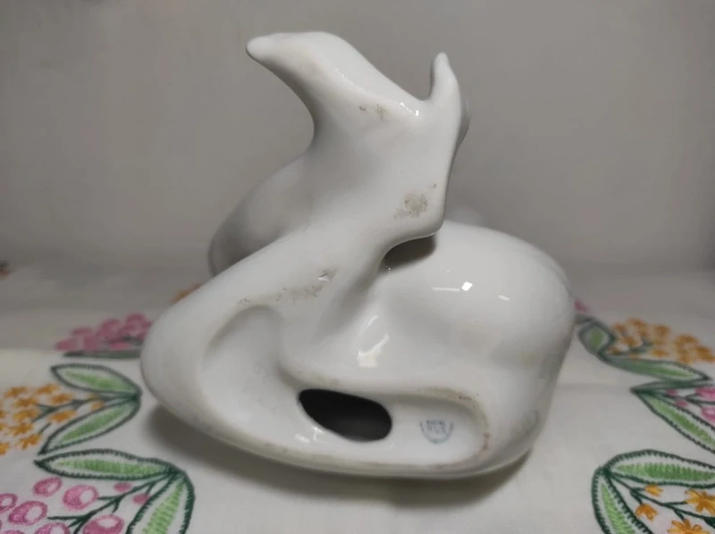 Royal Dux, akt ženy, porcelánová soška