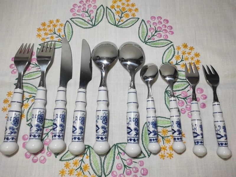 Cibulák - Sada příborů pro dvě osoby 