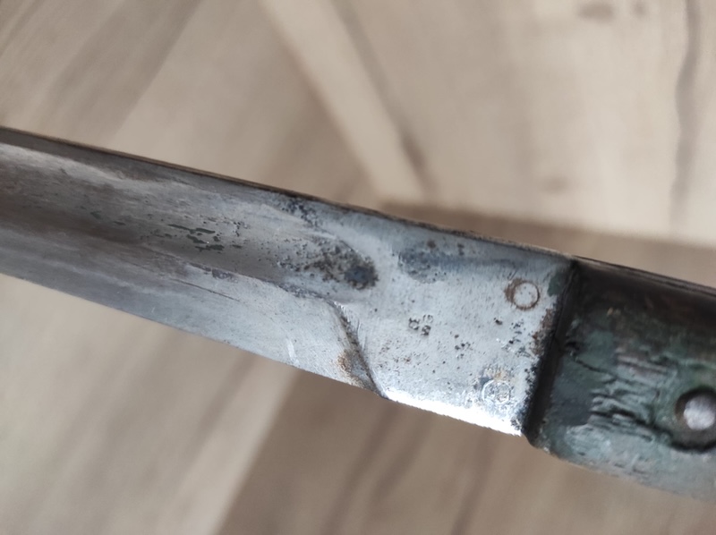 Starý vojenský bodák 