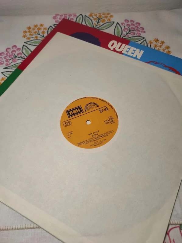 LP Queen - Hot Space