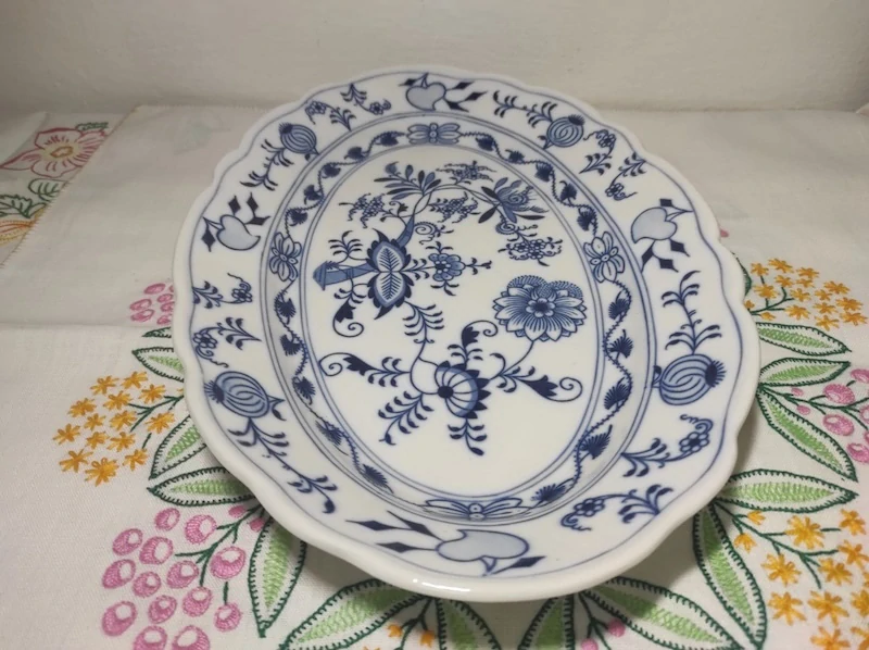 Ovalný tác - podnos - cibulák Dubí 