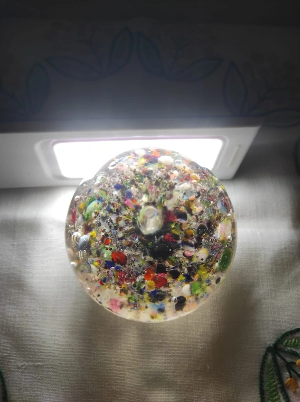 Staré skleněné těžítko