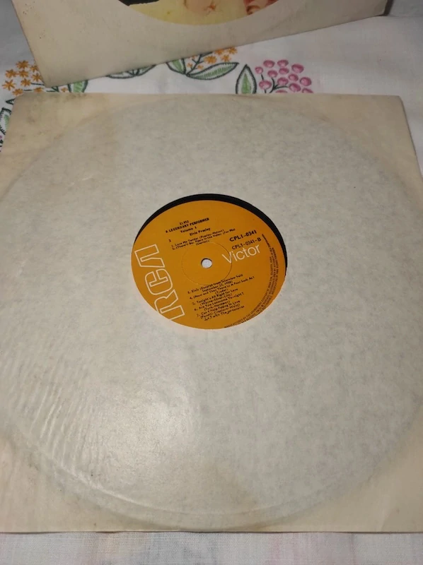 LP Elvis - A Legendary Performer