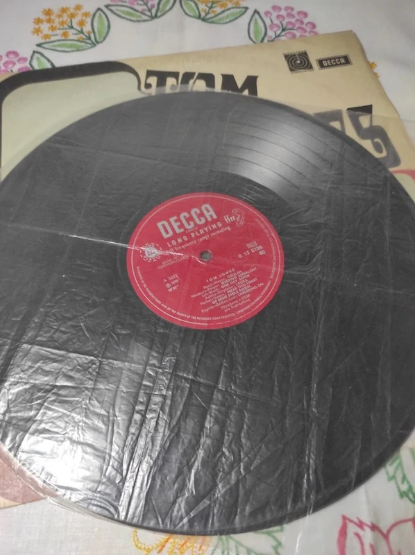 LP Tom Jones 