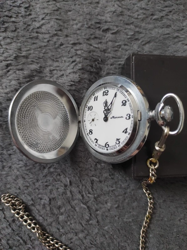 Ruské kapesní hodinky Molnija