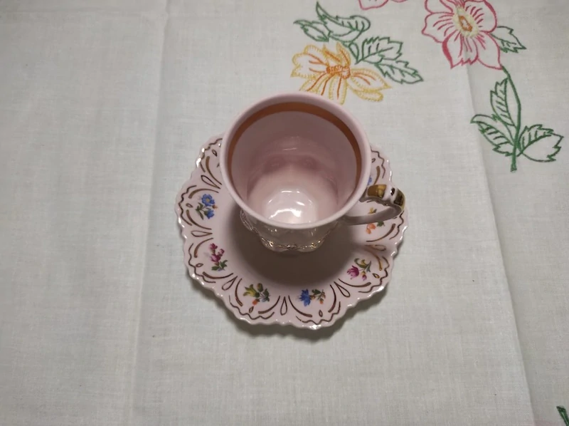Šálek s podšálkem růžový porcelán 