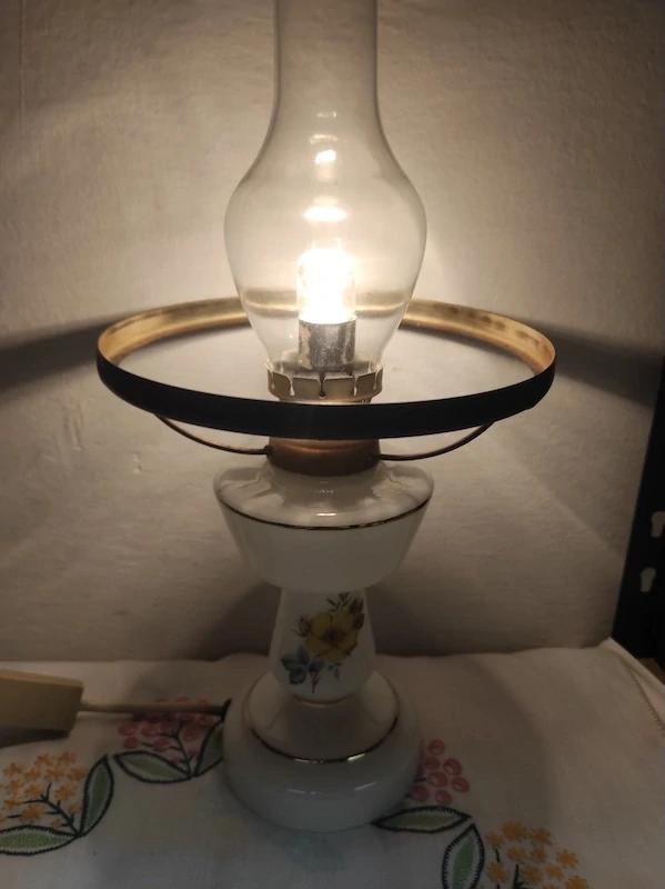 Retro elektrická lampička 