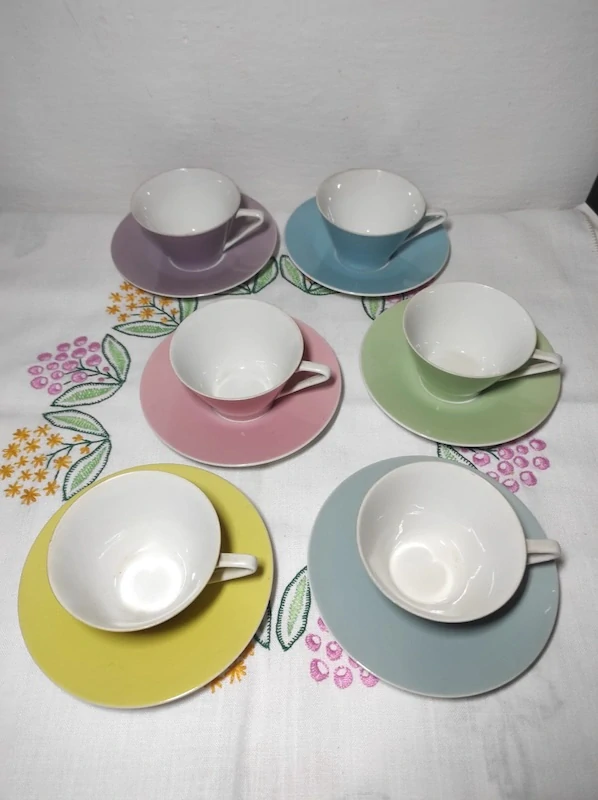 Starý porcelánový servis Brusel/Lilien Austria 