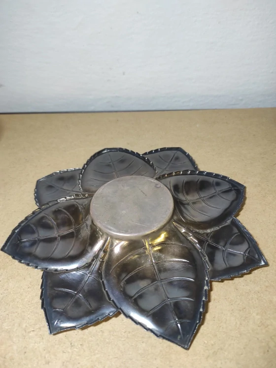 Stará dóza, jablko s panáky 