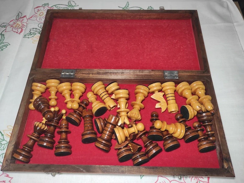 Staré dřevěné šachy 