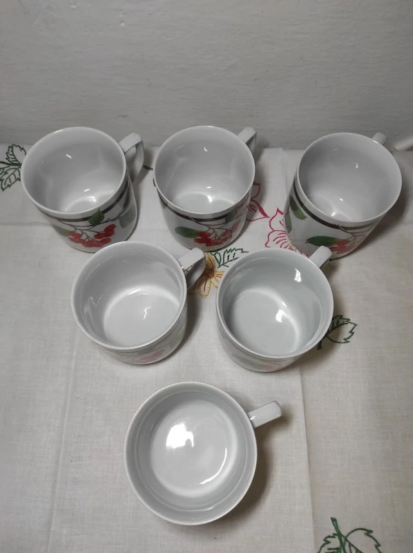 Retro hrníčky Royal Dux – jeřabiny