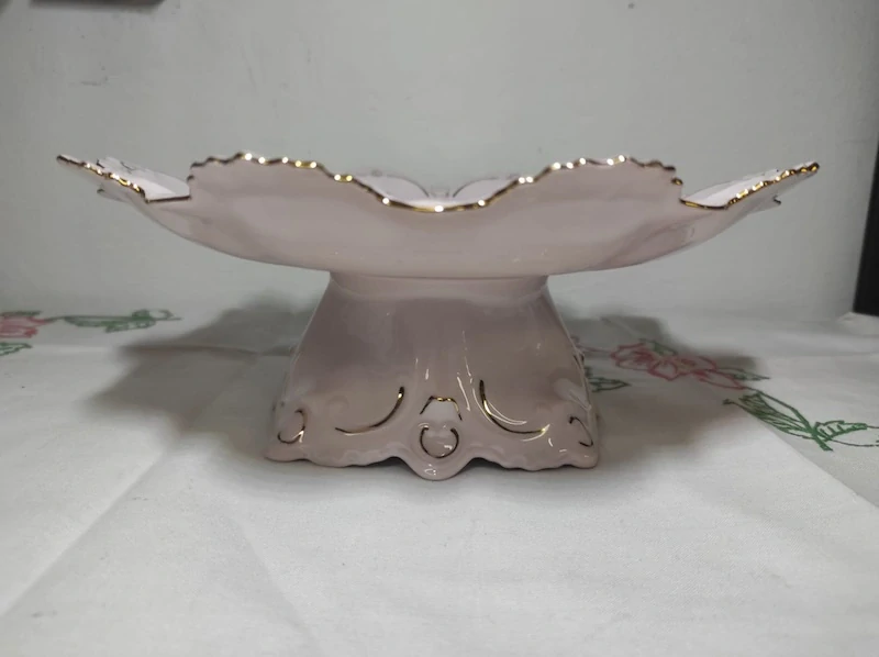 Mísa na podstavci – růžový porcelán, velmi dobrý stav
