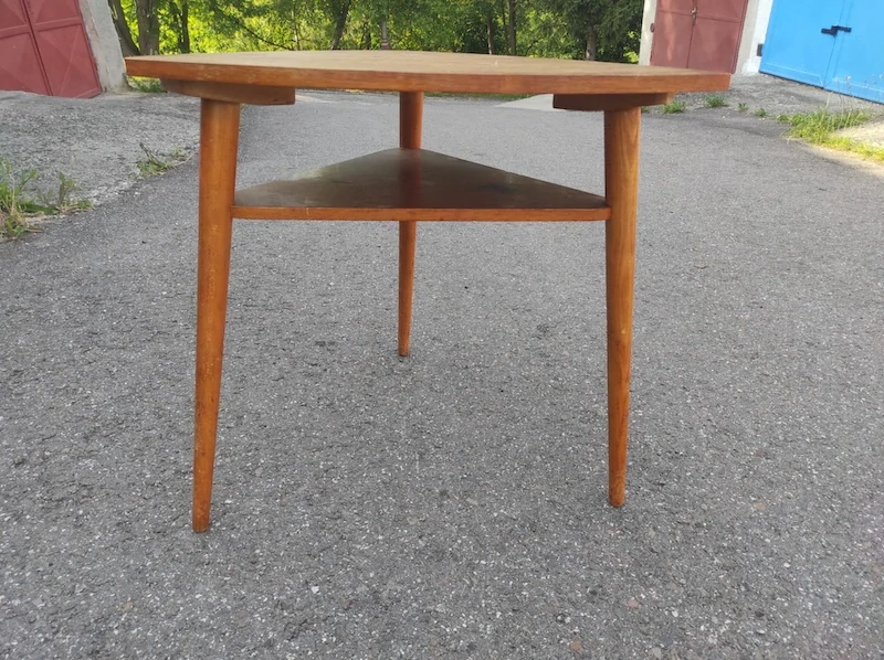 Retro konferenční stolek