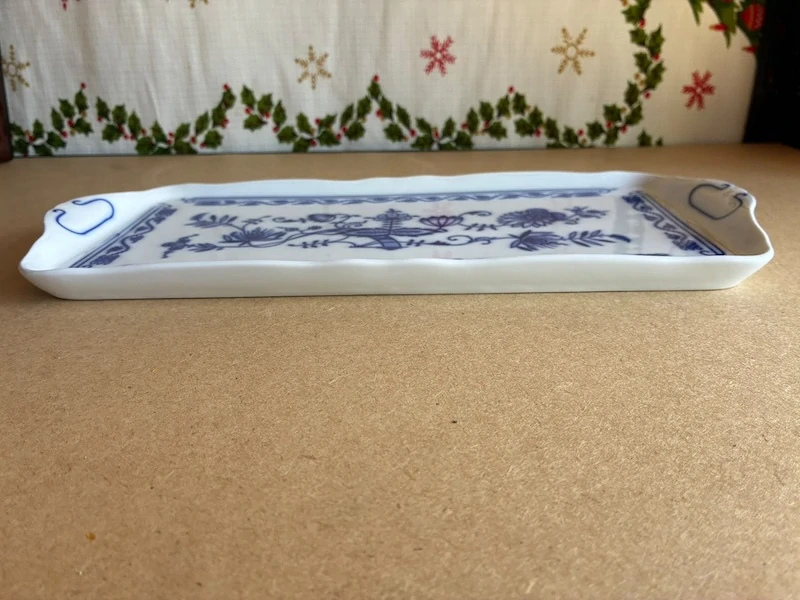 Porcelánový cibulákový podnos – RGK Leander 1946