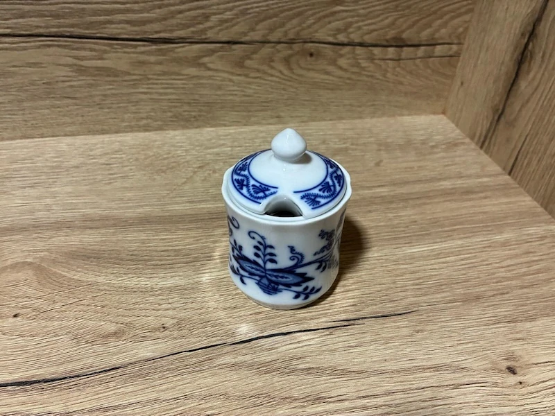 Porcelánová cukřenka – cibulák
