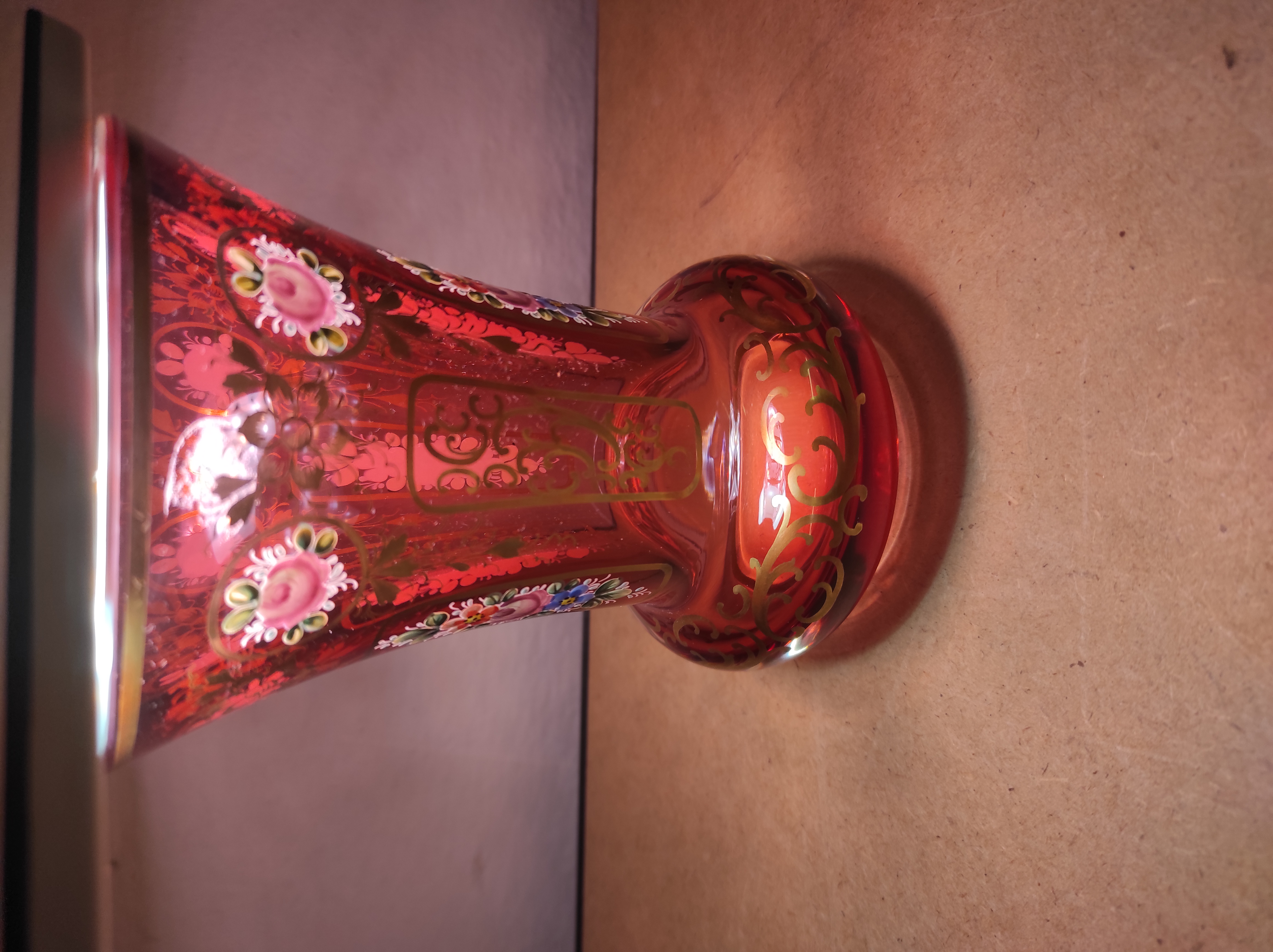 Krásná malovaná váza