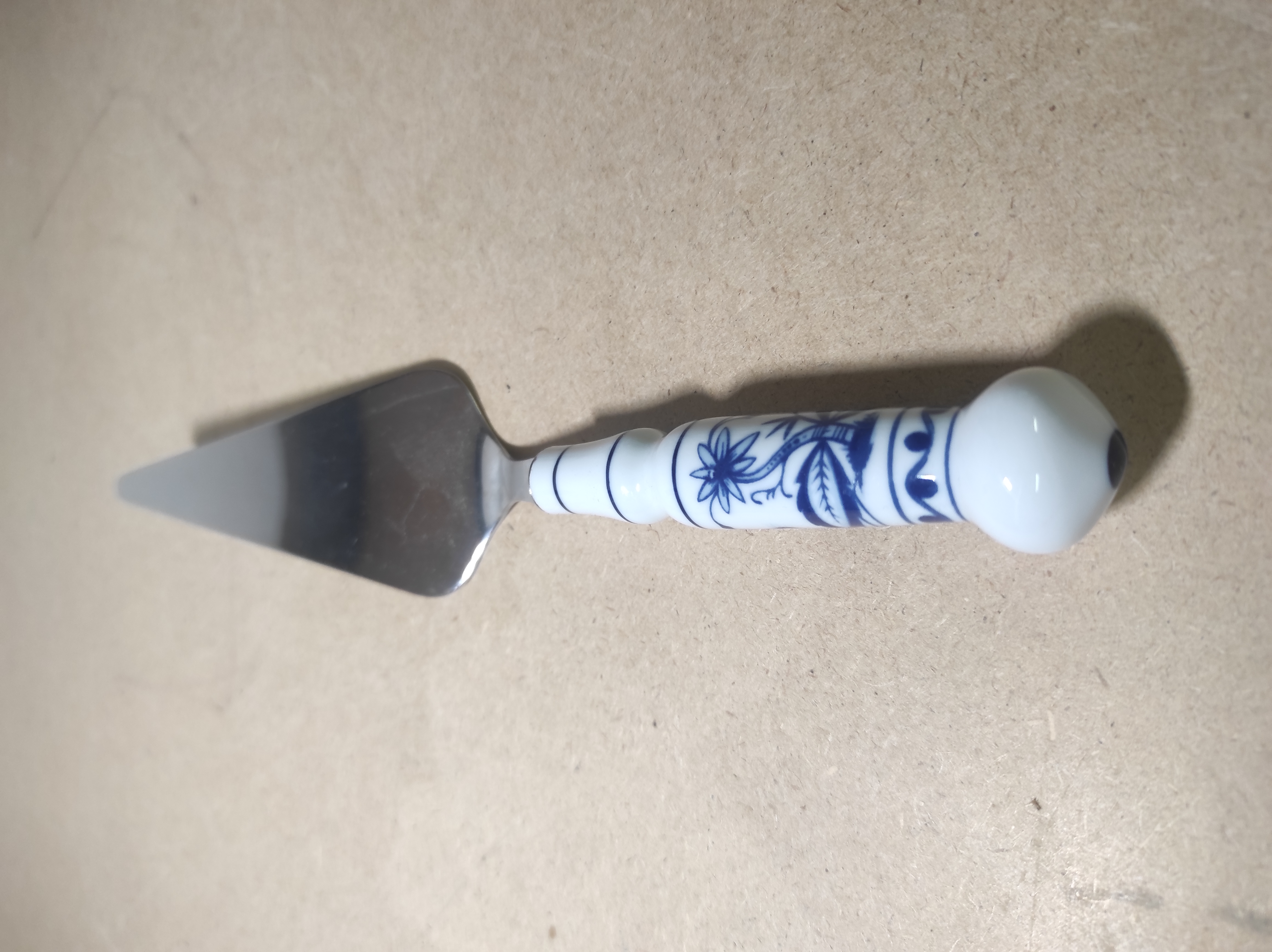 Cibulák Dubí - lopatka na dort 