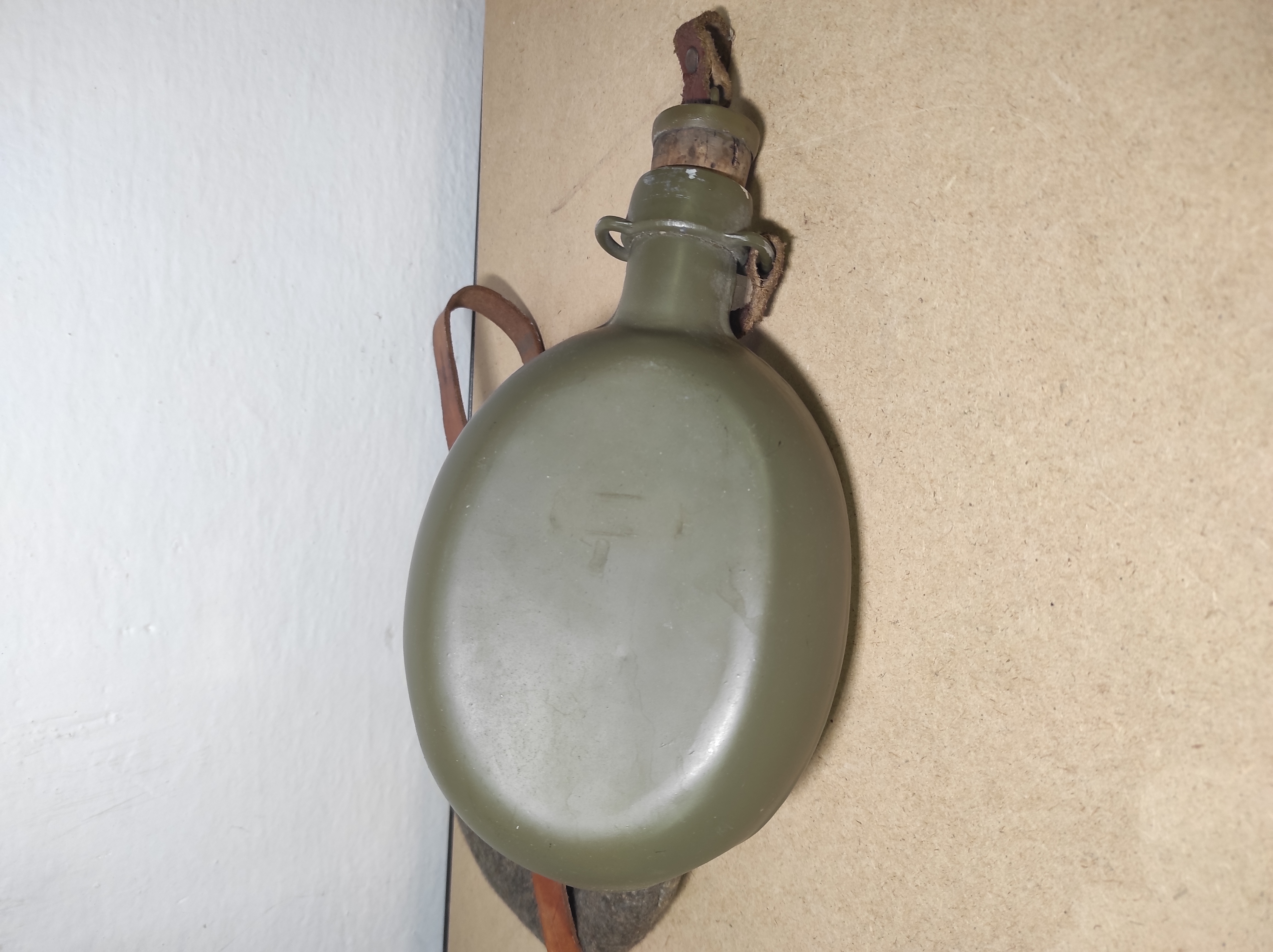 Polní láhev čutora 