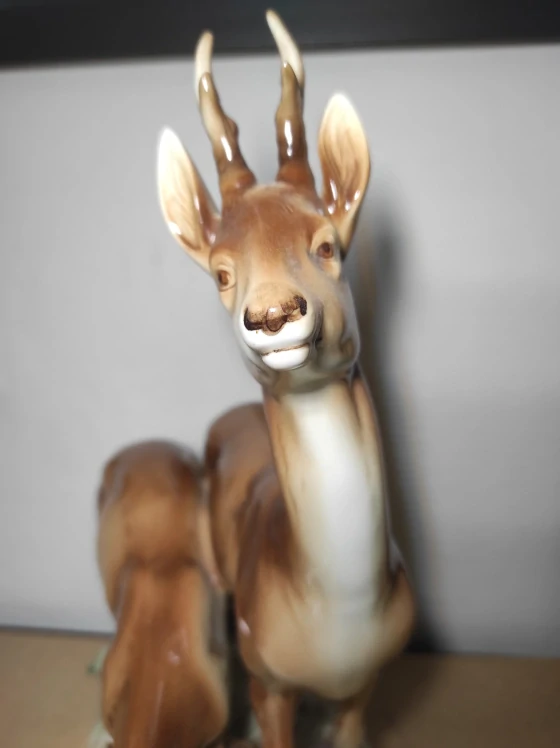 Krásná velká porcelánová soška Srnec Srna 